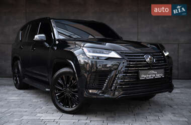Lexus LX  2022