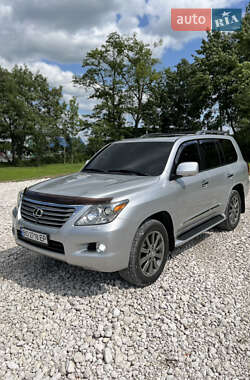 Lexus LX  2010