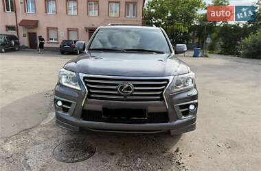 Lexus LX  2013