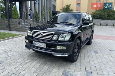 Lexus LX  2004