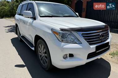 Lexus LX  2010