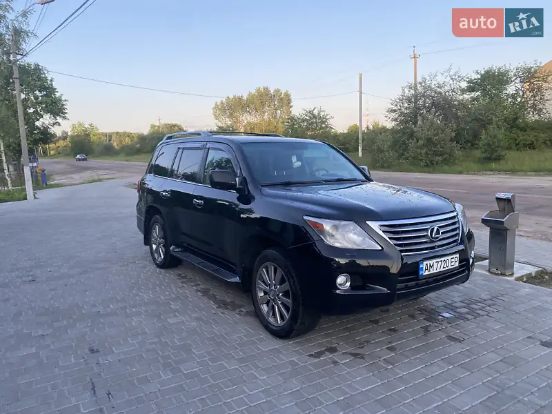 Lexus LX 2011