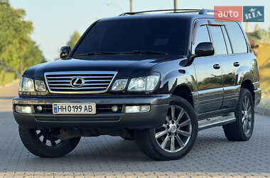 Lexus LX  2005