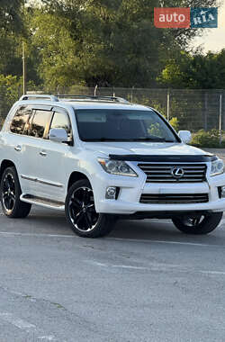 Lexus LX  2012