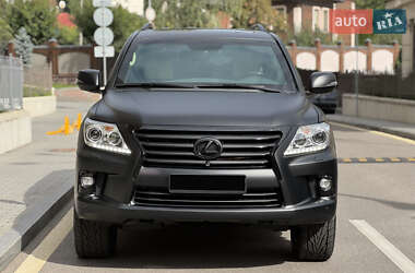 Lexus LX  2010