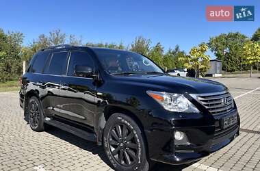 Lexus LX  2011