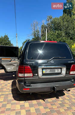 Lexus LX  2005