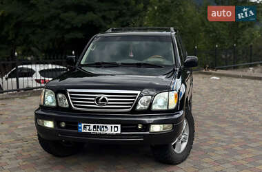 Lexus LX  2005