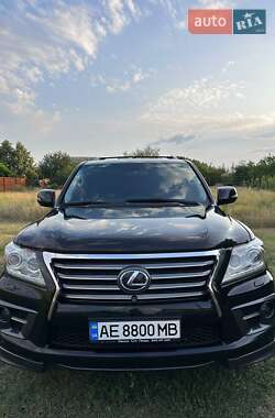 Lexus LX  2013
