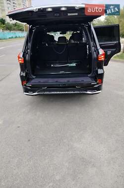 Lexus LX  2017