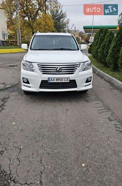 Lexus LX  2011