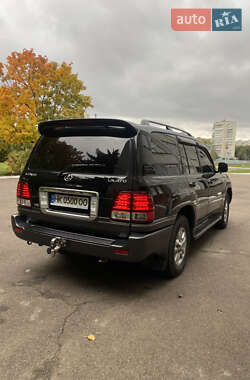 Lexus LX  2005