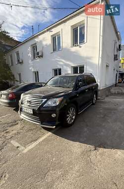 Lexus LX  2011