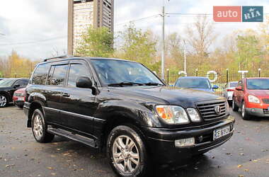 Lexus LX  2004