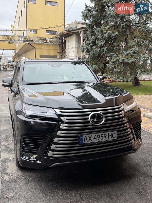 Lexus LX