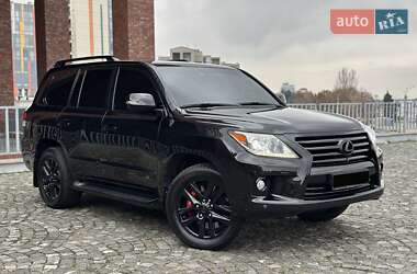 Lexus LX  2013