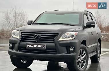 Lexus LX  2010