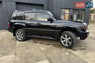 Lexus LX  2005