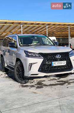 Lexus LX  2013