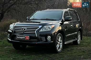 Lexus LX  2013