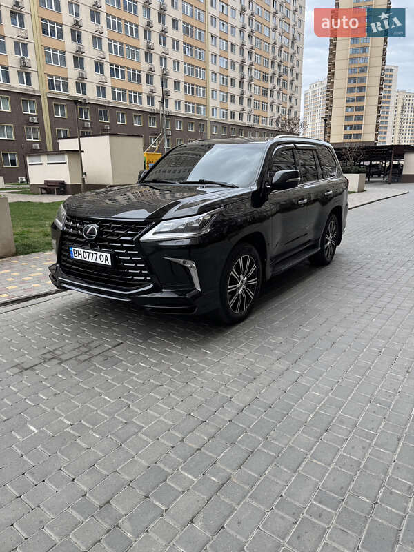 Lexus LX