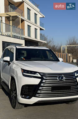 Lexus LX 2022