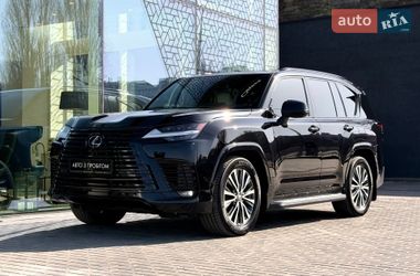 Lexus LX  2023