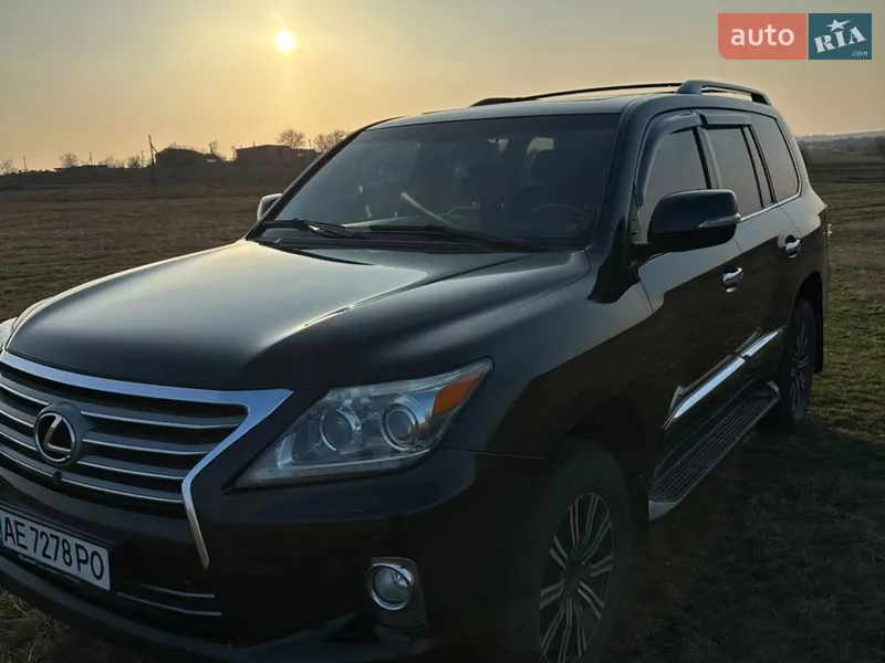 Lexus LX