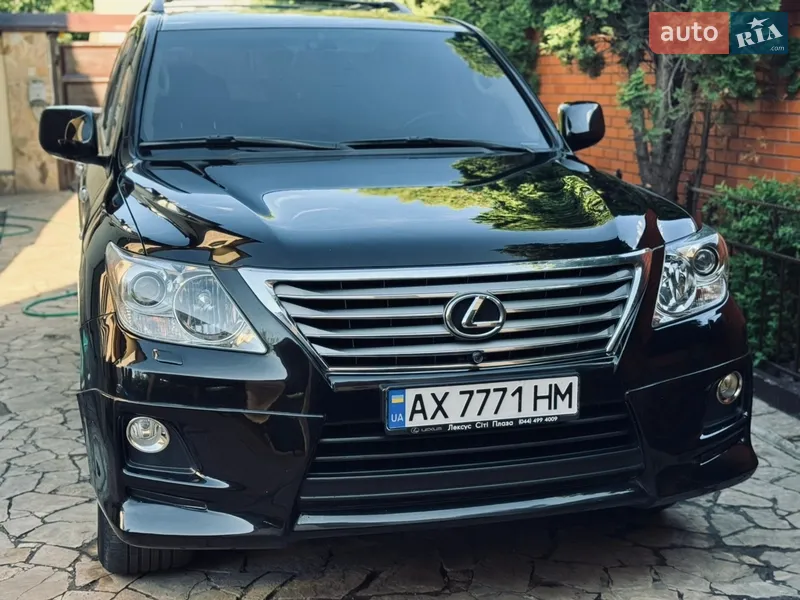 Lexus LX 2011