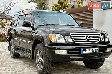 Lexus LX  2005