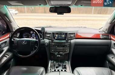 Lexus LX  2008