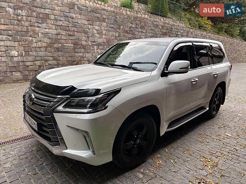 Lexus LX
