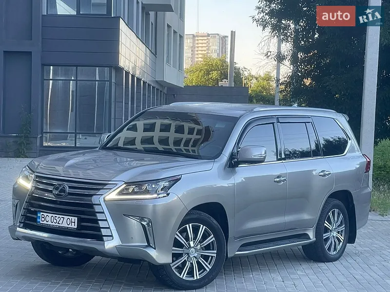 Lexus LX