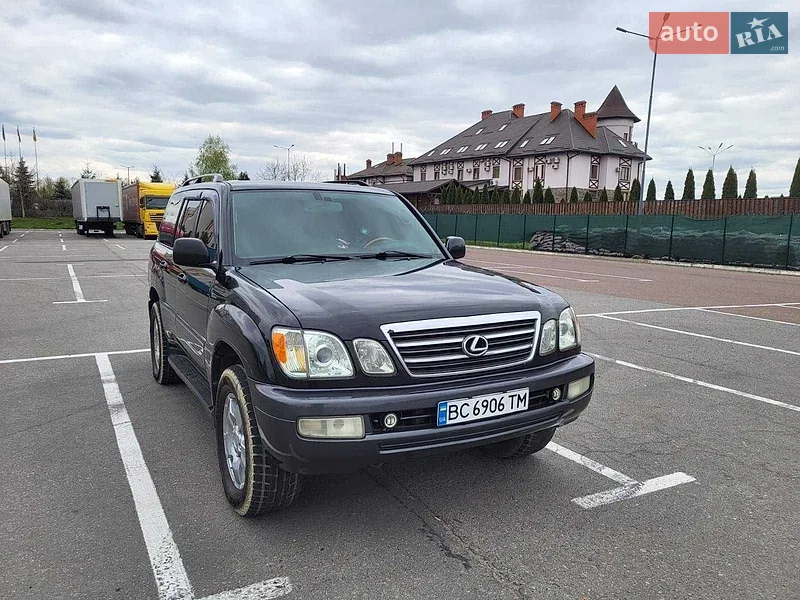 Lexus LX 2005