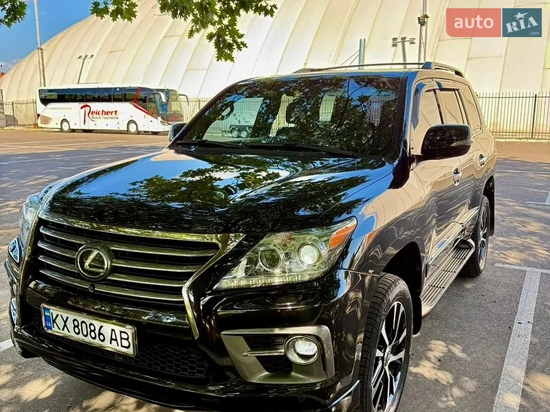 Lexus LX