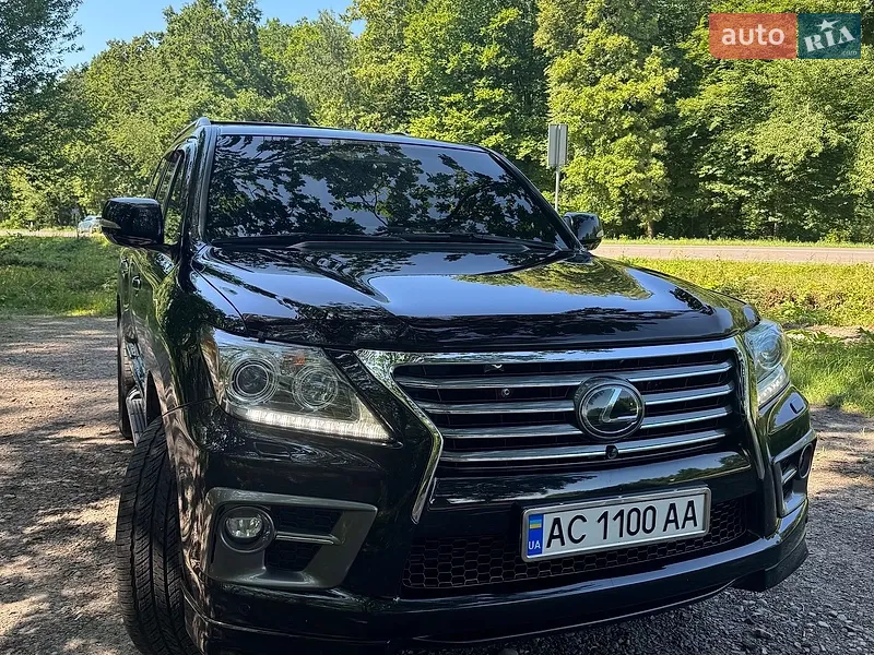 Lexus LX
