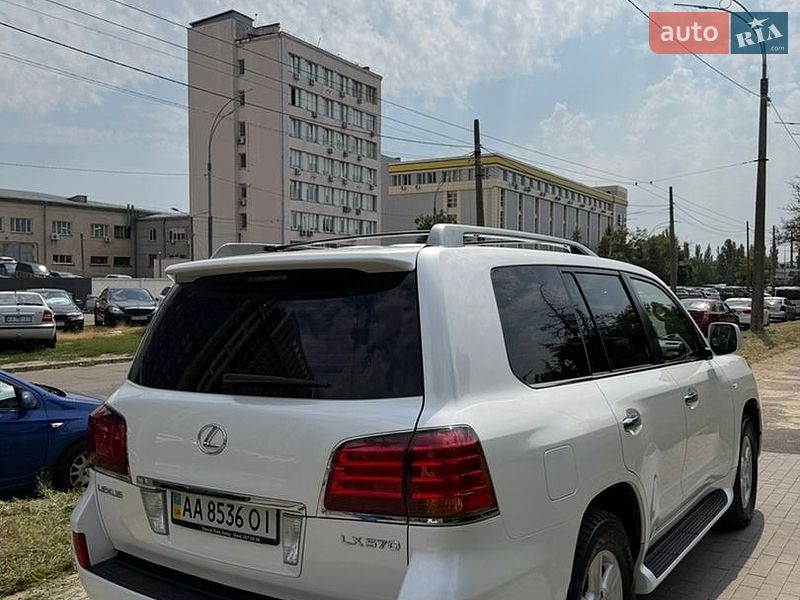Позашляховик / Кросовер Lexus LX 2008 в Києві