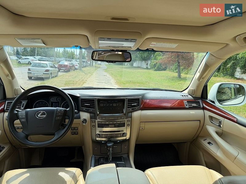 Позашляховик / Кросовер Lexus LX 2008 в Києві