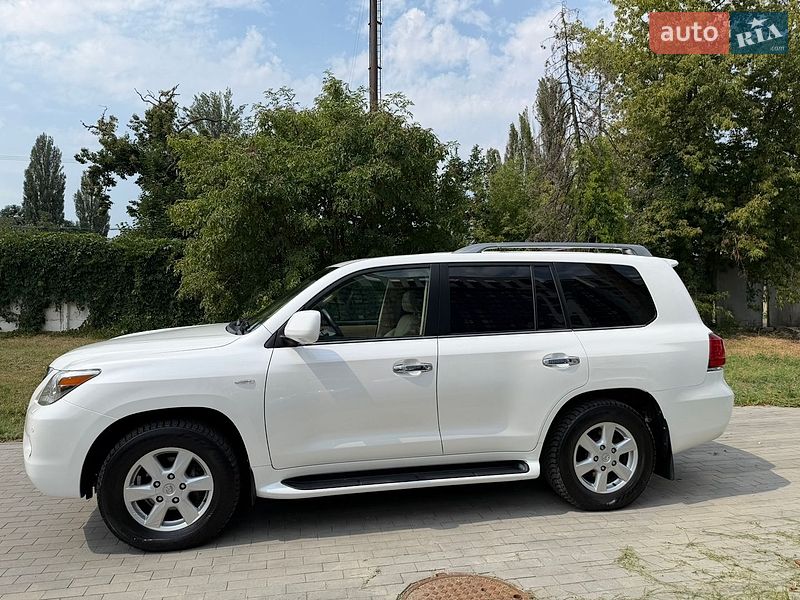 Позашляховик / Кросовер Lexus LX 2008 в Києві
