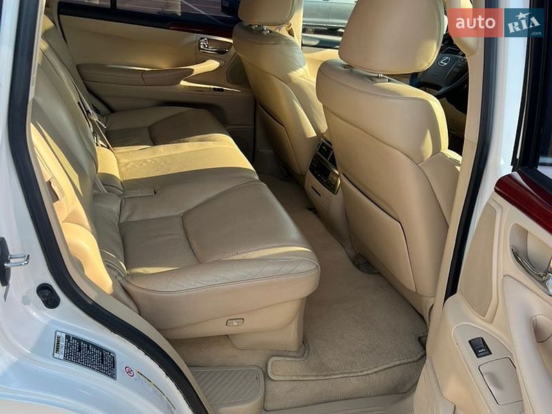Позашляховик / Кросовер Lexus LX 2008 в Києві
