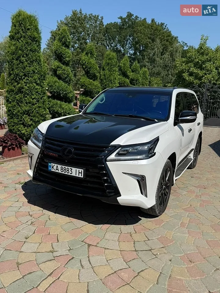2017 Lexus LX - фото 1