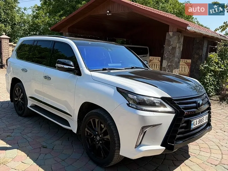 Lexus LX