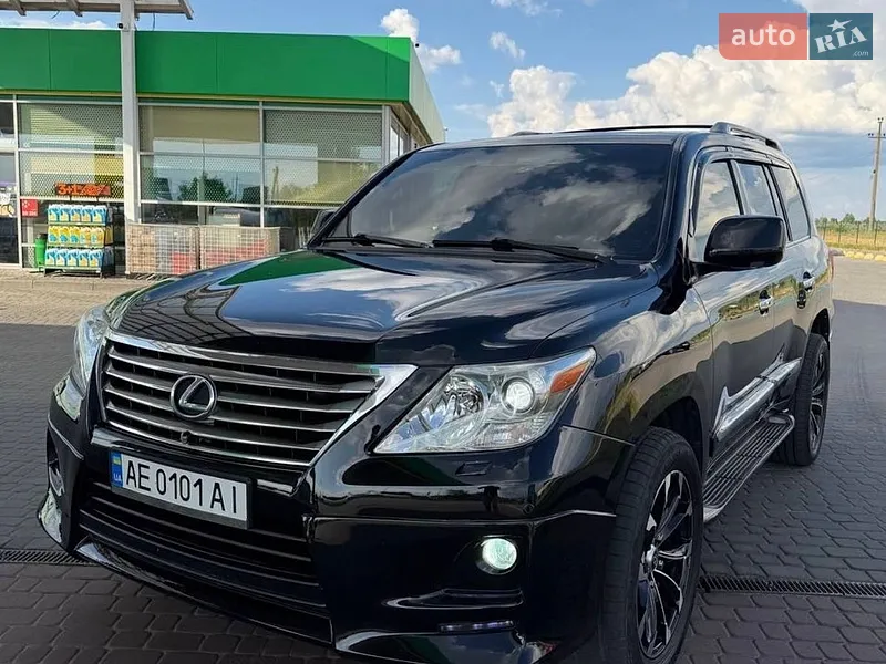 Lexus LX