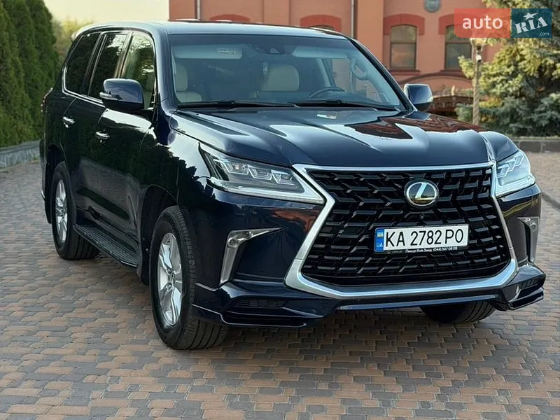 Lexus LX
