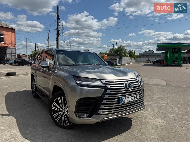 Lexus LX 2022