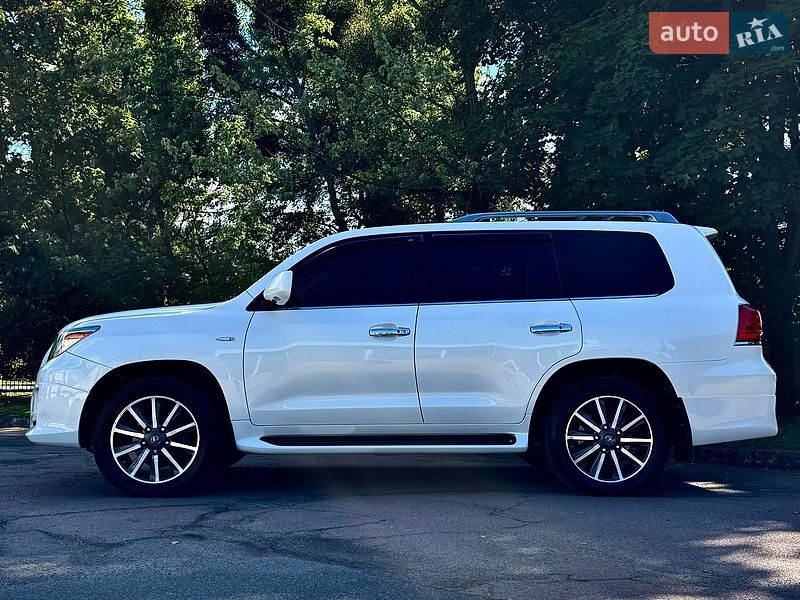 Внедорожник / Кроссовер Lexus LX 2011 в Киеве