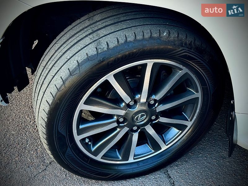 Внедорожник / Кроссовер Lexus LX 2011 в Киеве