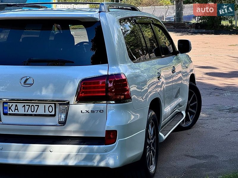 Внедорожник / Кроссовер Lexus LX 2011 в Киеве