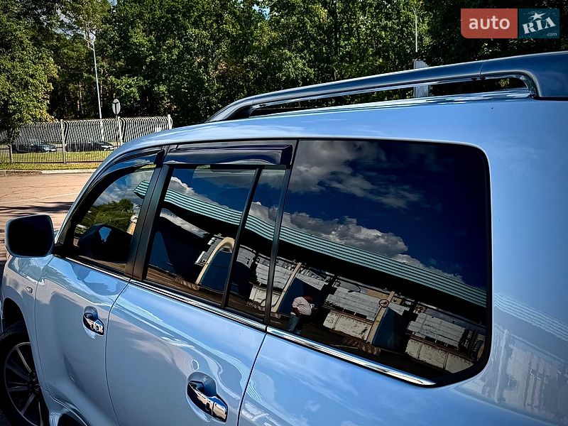 Внедорожник / Кроссовер Lexus LX 2011 в Киеве