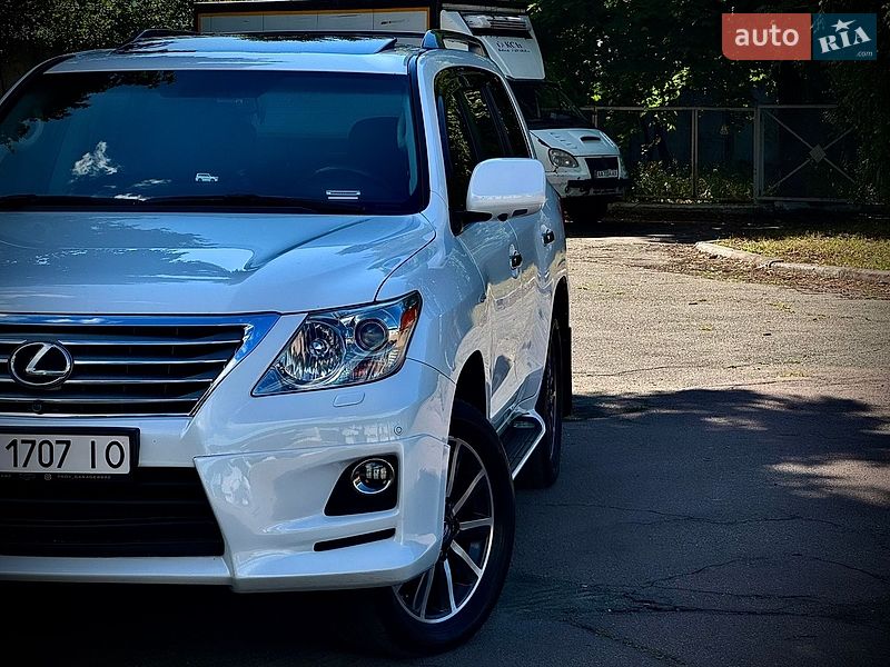 Внедорожник / Кроссовер Lexus LX 2011 в Киеве